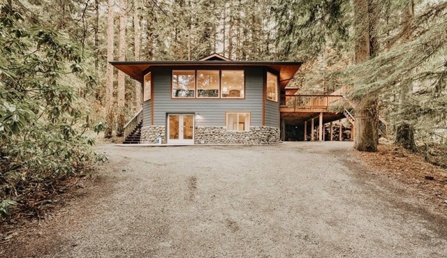 29SL - Hot Tub - Sauna - BBQ - Shuffle Board by RedAwning