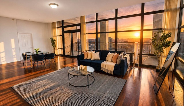 29th Floor 2BR Grant Park Suite with Balcony, Gym