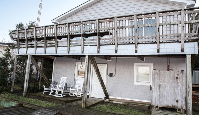 2B/1BA Upstairs - 1B/1BA Downstairs - Cottage - Canafront - No Pets/No Smoking
