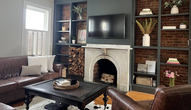 2B+/2B duplex with private roof deck and city view! (Charlestown, MA)