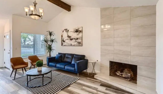 2B/2BA Chic & Modern Gem near Downtown