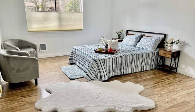 2b2b Mercer Island best location