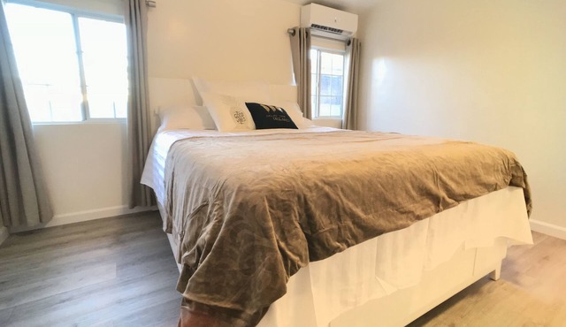 2b2ba Cottage with courtyard in Arcadia, 30mins to DTLA(AC,laundry and parking)