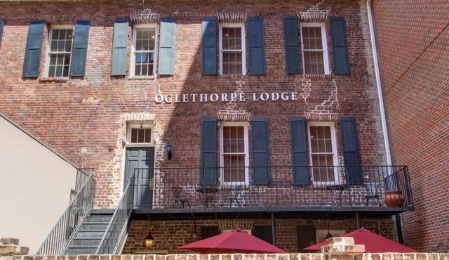 2bd, 1.5 ba Historic District and River Street-Walk to Everything!