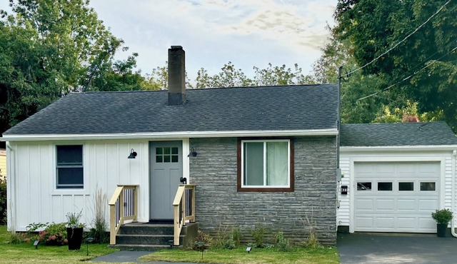 2Bd 1Ba fully renovated private home In Utica, NY. Minutes to everything