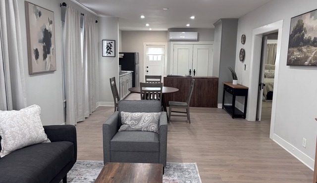 2BD/1BTH updated& pet friendly