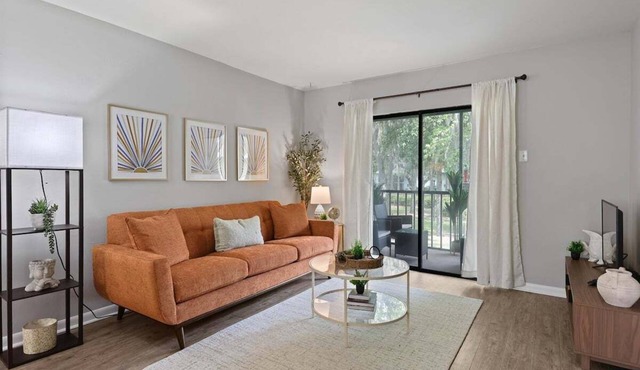 2bd/2ba Condo * Renovated * Condo in Savannah*30+ day stay *Pool