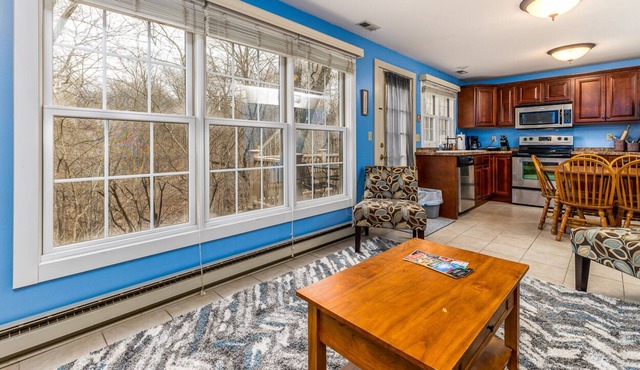2BD/2BA Cottage w/ Clubhouse access including pools, spa, game room. W/D in unit