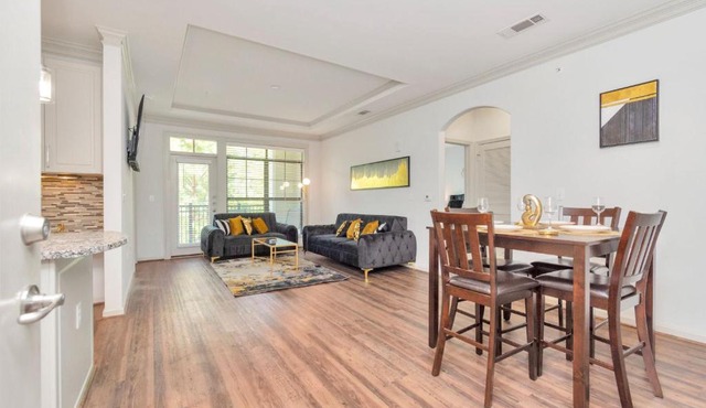 2bd 2ba Golden Retreat