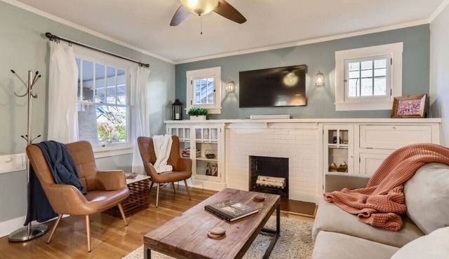 2bd 2ba Highlands Bungalow I Fire pit I Backyard
