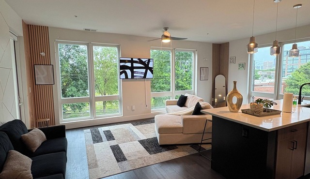 2BD-2BA MIDTOWN ATL RETREAT