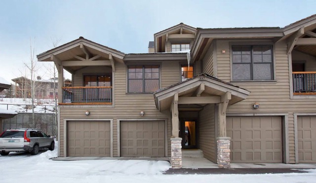 2BD/2BA Modern Ski Condo, Walking Distance Downtown Jackson