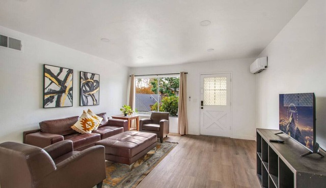 2Bd/2Bth Close To South Coast Plaza | Restaurants