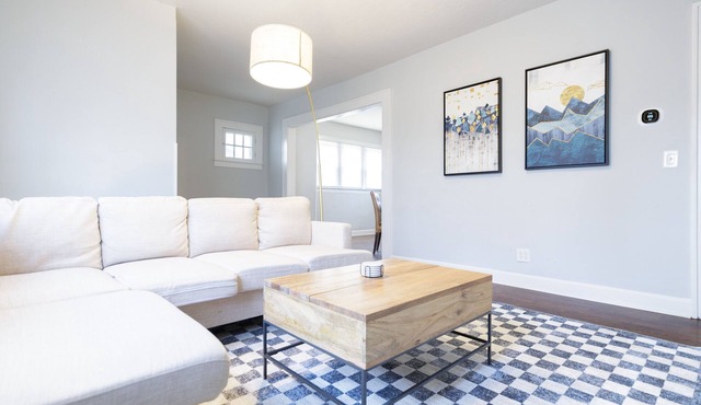 2Bd/2Bth King Beds, Patio, Yard, Walk to Trail, Safe & Quiet, Newly Furnished