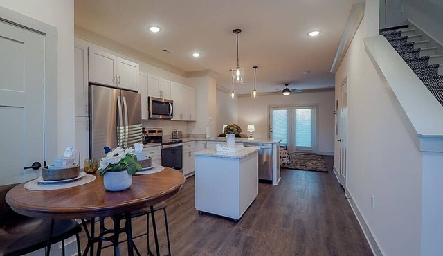 2bd/2bth Walk to Geodis Park! #C