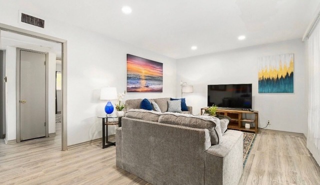 2bd Apartment in Dallas minutes from Lower Greenville & Uptown!
