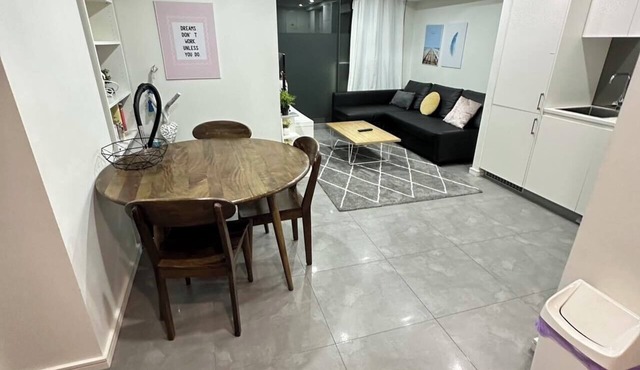 2BD Apt with Large Courtyard near The Star Casino