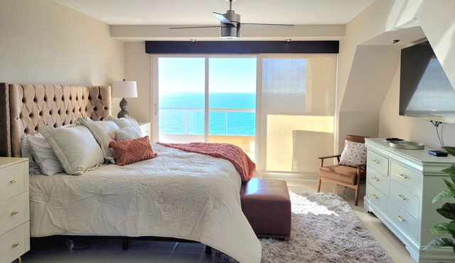 2BD Beach Front Condo with Pool & More (98506181)