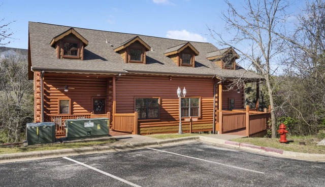 2BD Cabin, Sleeps 6, near Hwy 76, Tanger Outlets- DISCOUNT TICKETS!