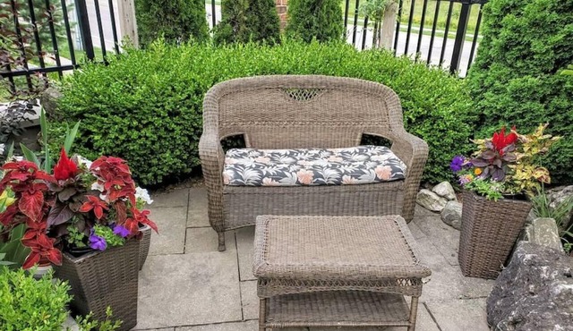 2bd McArthur · Executive 2br home w/ office space