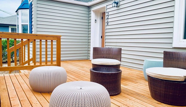 2BD Seattle City Getaway - Walk to Buses, Food, Bars, Shopping - convenient