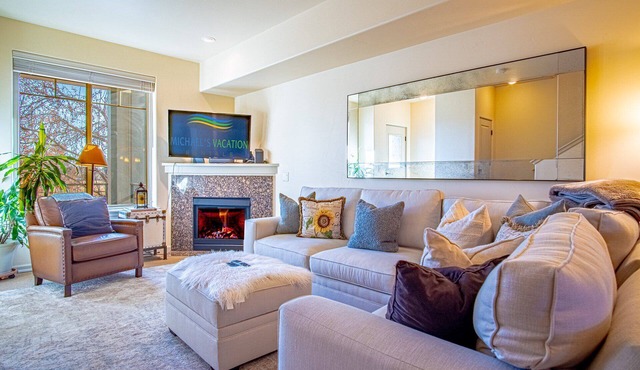 2BD Sweetwater Condo - Community Park, Pool + Hot Tub
