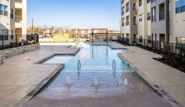 2bd w/Pool/Gated/Free Parking/Pets Allow-UT Health
