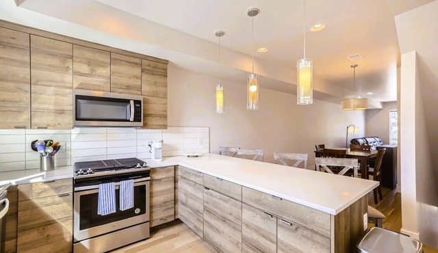 2BD w/Rooftop Minutes to LoHi & Sloan’s Lake