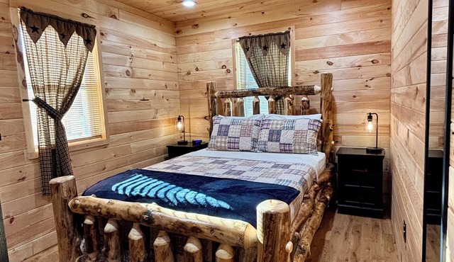 2BDR 3BD 1.5BA cabin located in the heart of the New River Gorge National Park