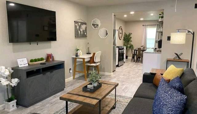 2bdr Oasis in Pasadena