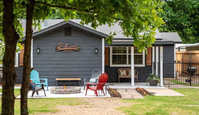 2Bdrm Sleeps 10 Swim! Fish! Grill! Firepit!