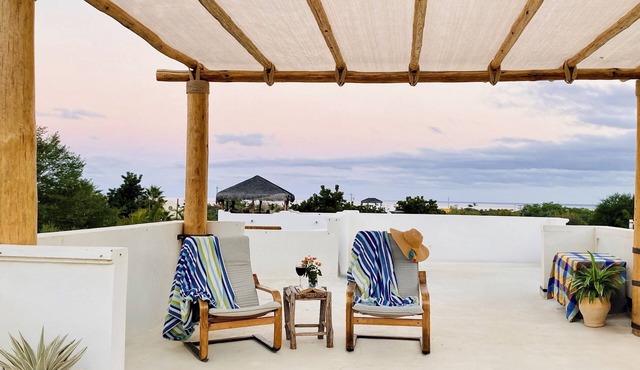 2bed, 2bath - 3 mins drive to Pickleball & Beach