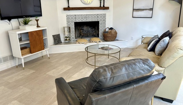 2bed/2bath Large bright and comfortable home