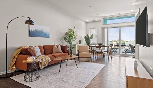 2Bed/2Bath With Open Kitchen & WiFi in Kansas City