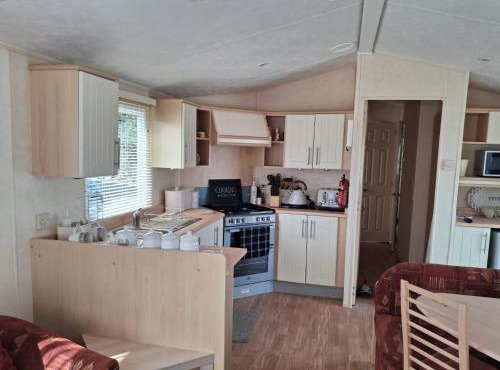 2Bed Cabin-Sleeps 5 WiFi Free Parking Sea Views