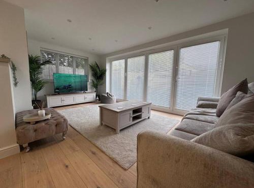 2bed Ground Floor flat + garden