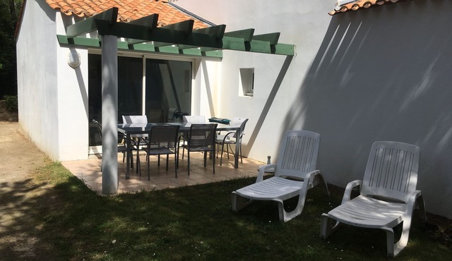 2bed house in quiet residence with 2 bikes