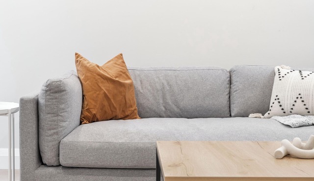 2Bed Sun Kissed Mountain Suite w/Private Patio. 10 mins to waterfalls & downtown