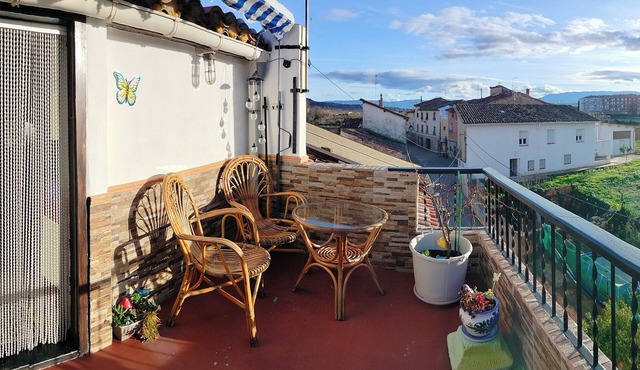 2Bed Traditional Apt - Private Balcony - Fuenmayor