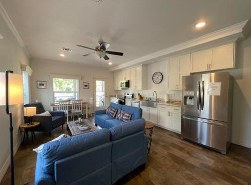 2bed2bath With Creek And Open Spaces