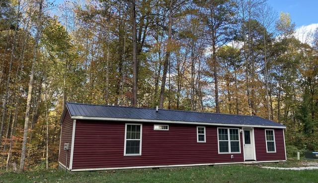 2Bedroom, 1.5Bath Cottage at Beautiful Wood Creek Lake, Near Wood creek Marina.