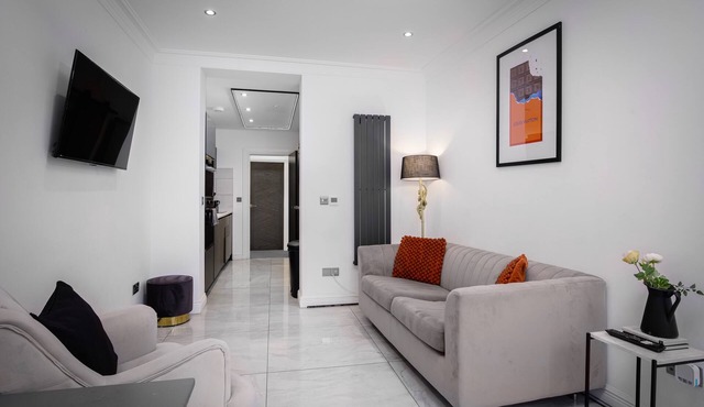 2Bedroom Apartment with Steam Room