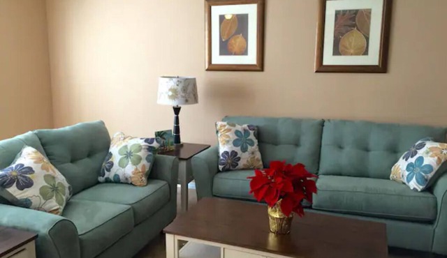2Bedroom+Den/2Bathroom, 4 Blocks to Santa Monica Beach
