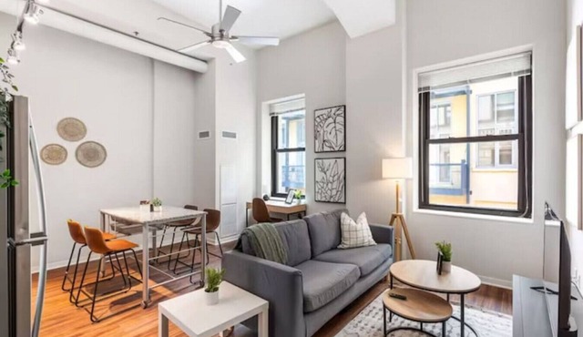 2Bedroom in CBD Near Over-the-Rhine +Pool & Wi-Fi