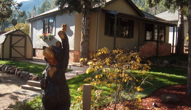 2BR 1.5bath sleep 6 Hottub and WIFI, Pet friendly, non-smoking, Winter Mo disc