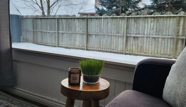 2BR/1BA cozy cottage, brimming with character, steps from beautiful Lake Huron
