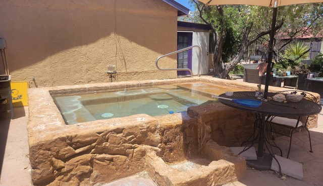 2br 1ba house Mineral Hot Springs near Rio Grande sleeps 4 to 6