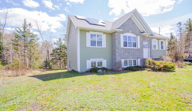 2BR 1BA in Upscale Neighbourhood