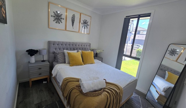 2BR| 1Bath| Brand new |Entire Home @ Oran Park|nFree Parking|Free WiFi|