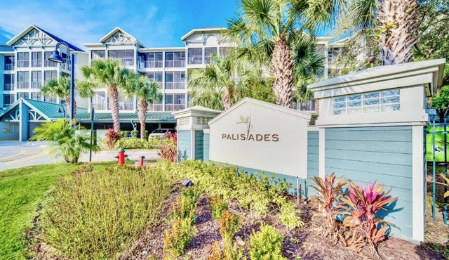 2BR - 1King - 2Queens with Pool and Hot Tub near Disney